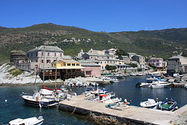 Cenruri Port
